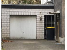 Garage, Eingang zum Haus