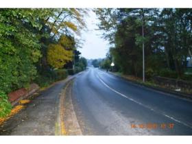 Bild der Straße am Grundstück